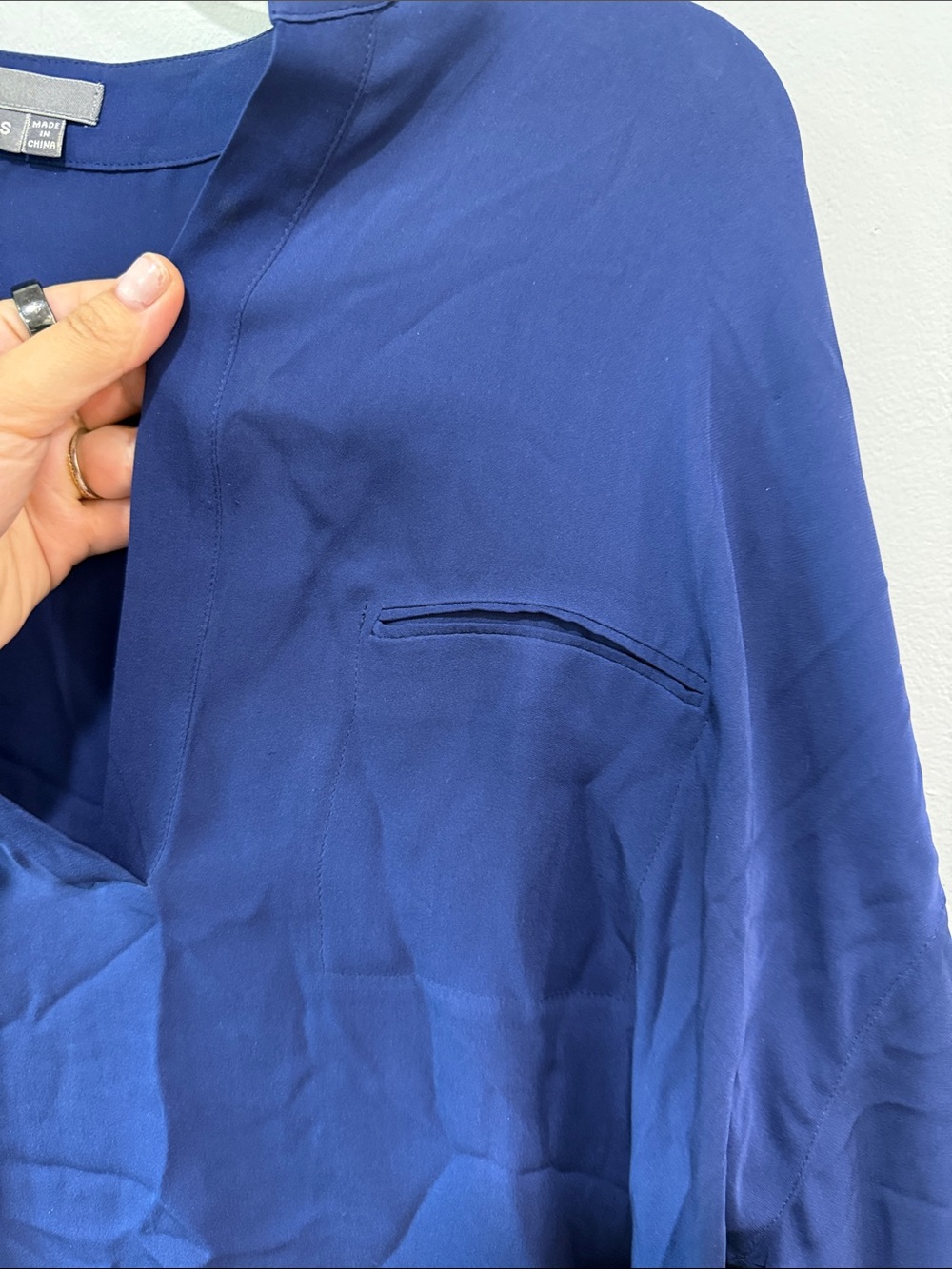 Vince oversized silk blue blouse top size small - Picture 4 of 13